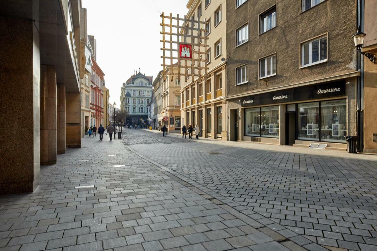 Pikachu'S Gallery - Historical Old Town บราติสลาวา ภายนอก รูปภาพ